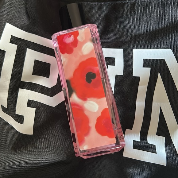 Victoria's Secret Rose Hardcore Fragrance Mist 8.4 fl - Picture 2 of 4